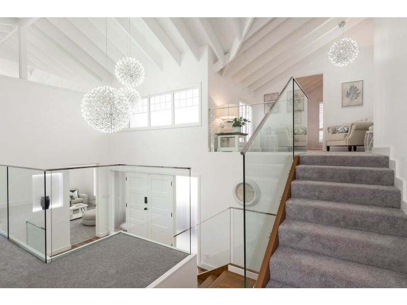 70 Hilltop Road, Avalon Beach NSW 2107