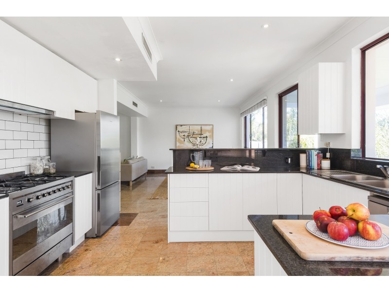 82 Whale Beach Road, Avalon Beach NSW 2107