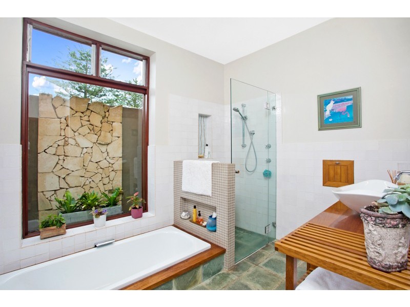 50 Binburra Avenue, Avalon Beach NSW 2107
