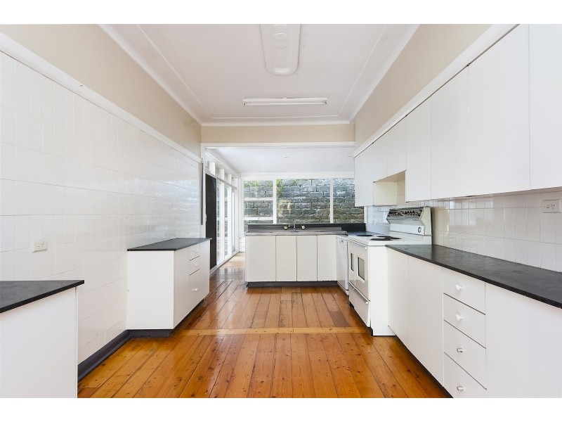 15 The Serpentine, Bilgola NSW 2107