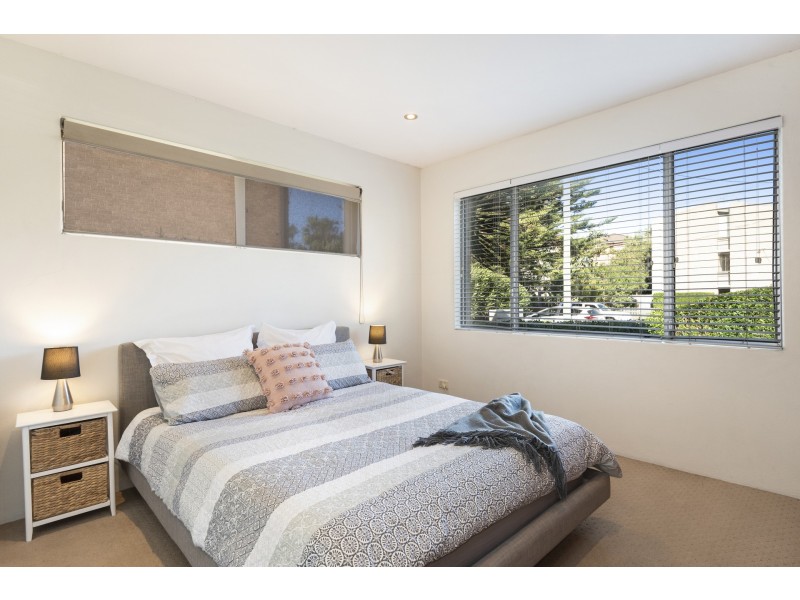 1/32 Seabeach Avenue, Mona Vale NSW 2103