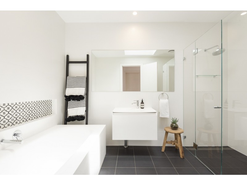 131 Avalon Parade, Avalon Beach NSW 2107