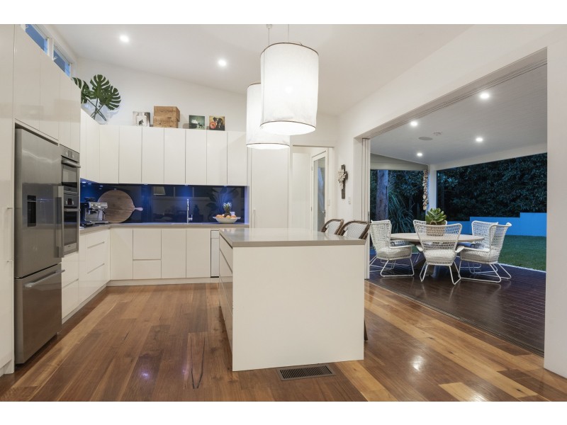 131 Avalon Parade, Avalon Beach NSW 2107