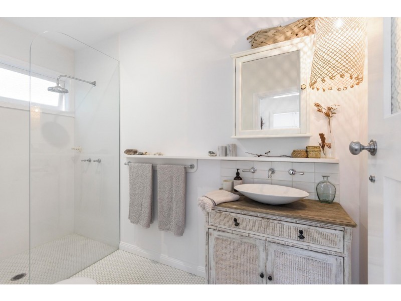 38 Elaine Avenue, Avalon Beach NSW 2107