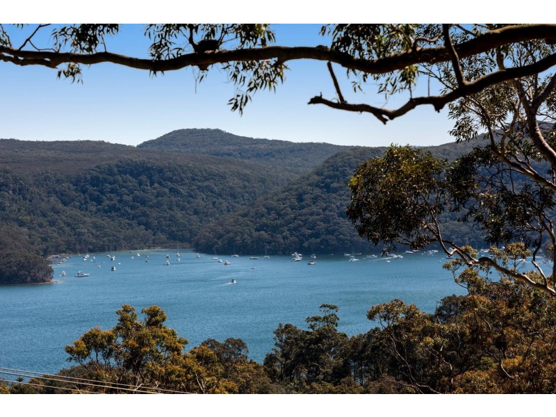 10 Loblay Crescent, Bilgola Plateau NSW 2107