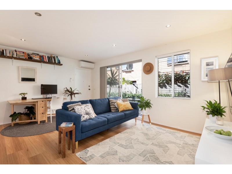 1/32 Seabeach Avenue, Mona Vale NSW 2103