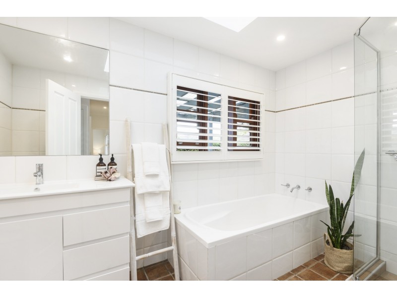 15A Dolphin Crescent, Avalon Beach NSW 2107