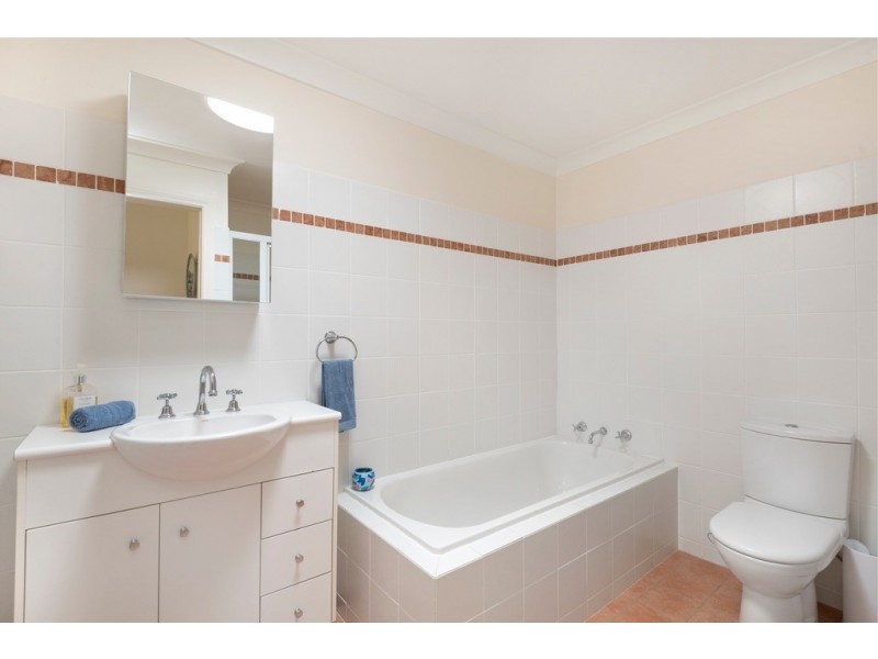 4D Dress Circle Road, Avalon Beach NSW 2107