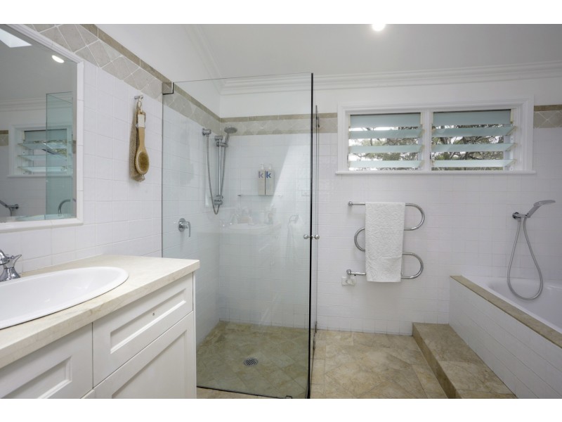 76 Hilltop Road, Avalon Beach NSW 2107