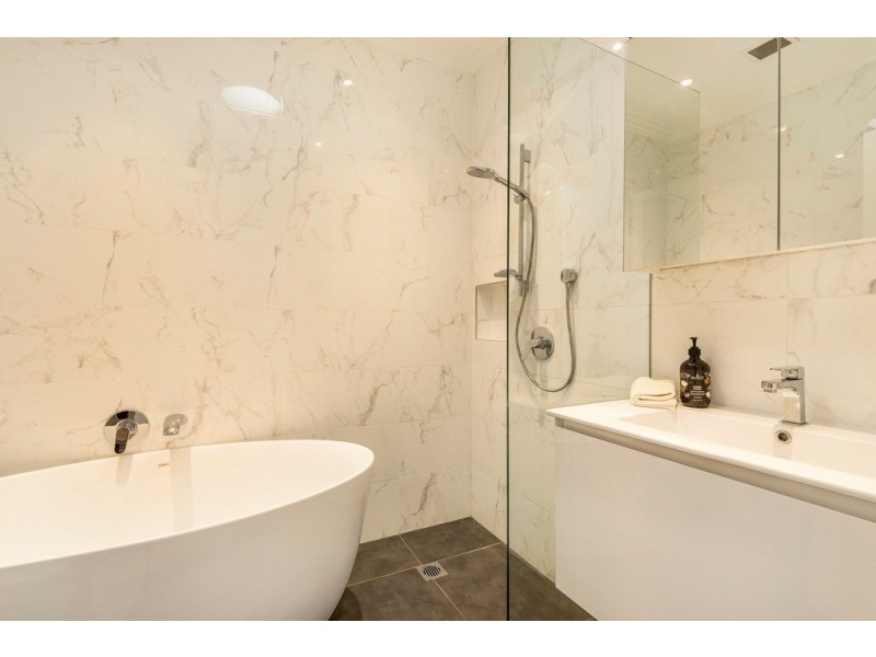 2/16 The Crescent, Avalon Beach NSW 2107