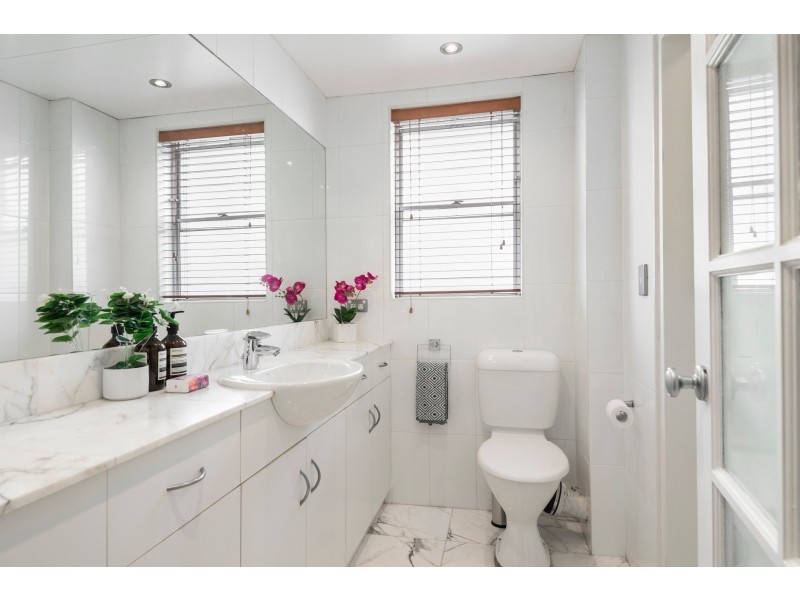 2/40 Waine Street, Freshwater NSW 2096