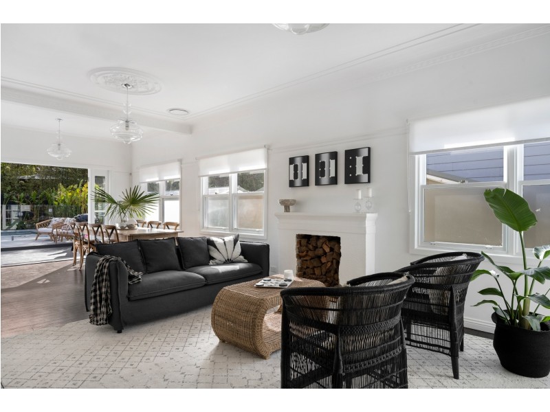 713 Barrenjoey Road, Avalon Beach NSW 2107