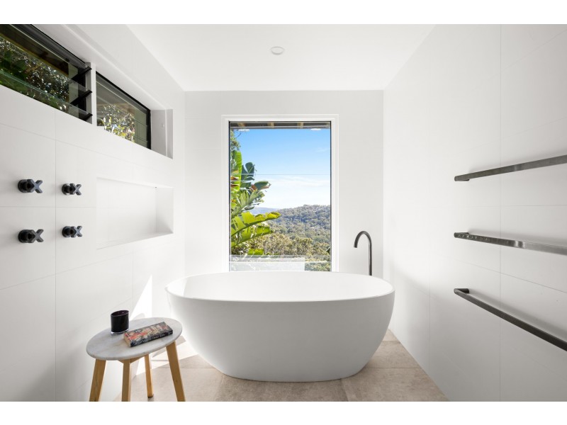 16 The Circle, Bilgola Plateau NSW 2107