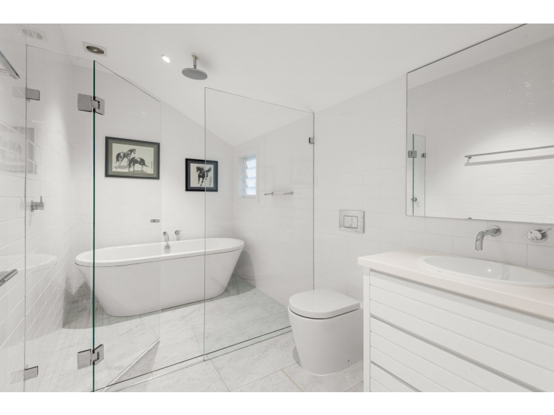 145 Avalon Parade, Avalon Beach NSW 2107
