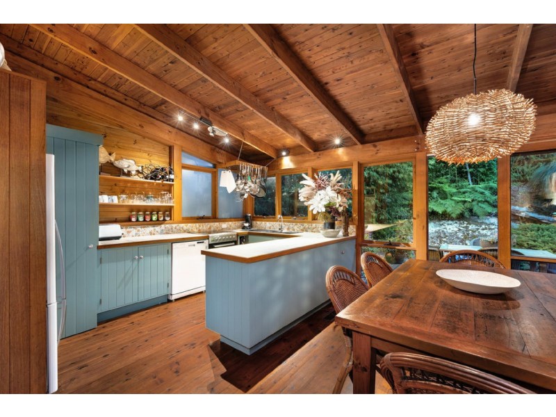 69 Chisholm Avenue, Avalon Beach NSW 2107