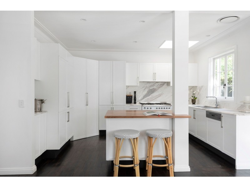 713 Barrenjoey Road, Avalon Beach NSW 2107