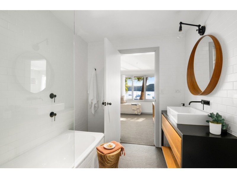 8 Paradise Avenue, Avalon Beach NSW 2107