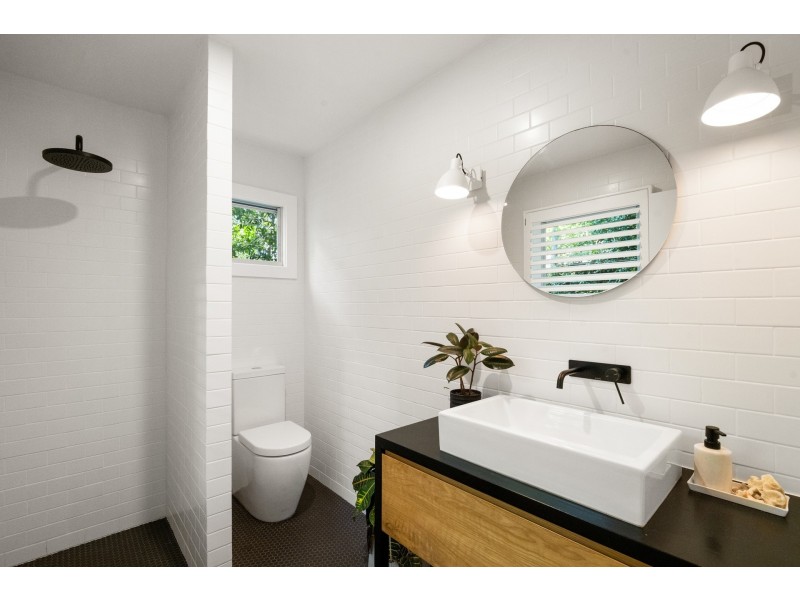 8 Paradise Avenue, Avalon Beach NSW 2107