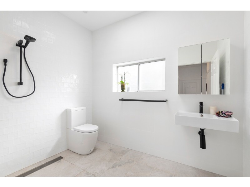 713 Barrenjoey Road, Avalon Beach NSW 2107