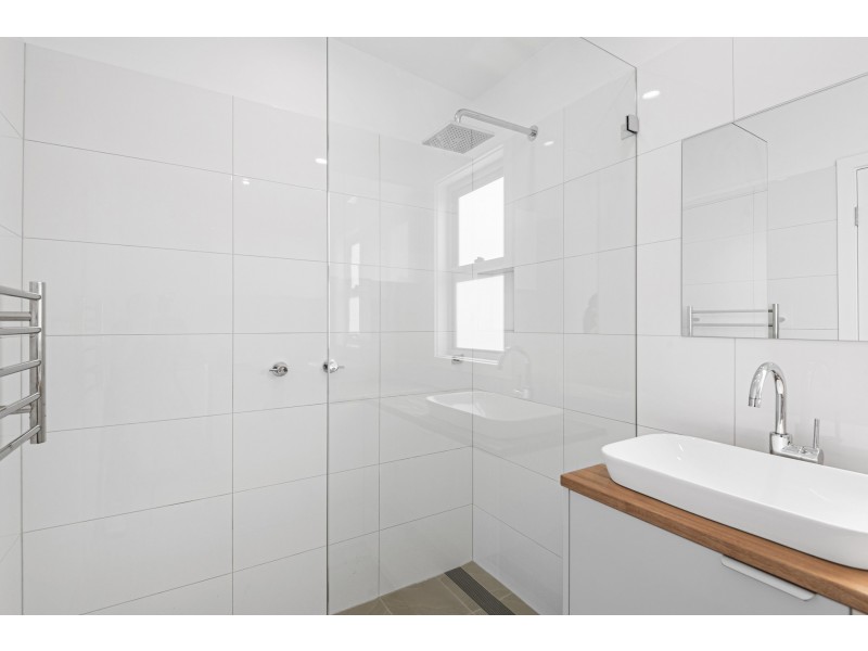 33A Wollstonecraft Avenue, Avalon Beach NSW 2107
