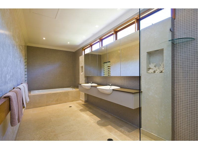 60 Avalon Parade, Avalon Beach NSW 2107