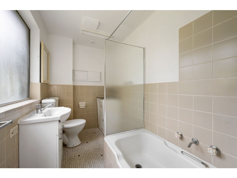1/68 Pacific Parade, Dee Why NSW 2099