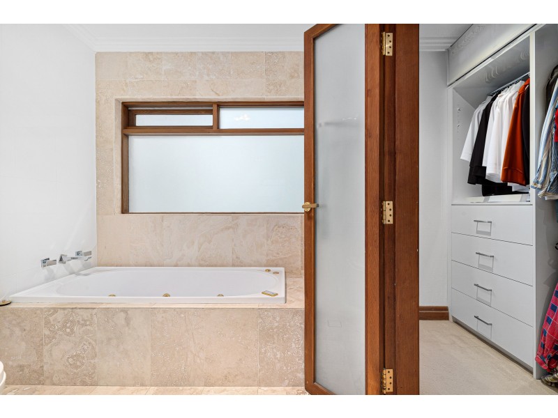 4 The Knoll, Avalon Beach NSW 2107