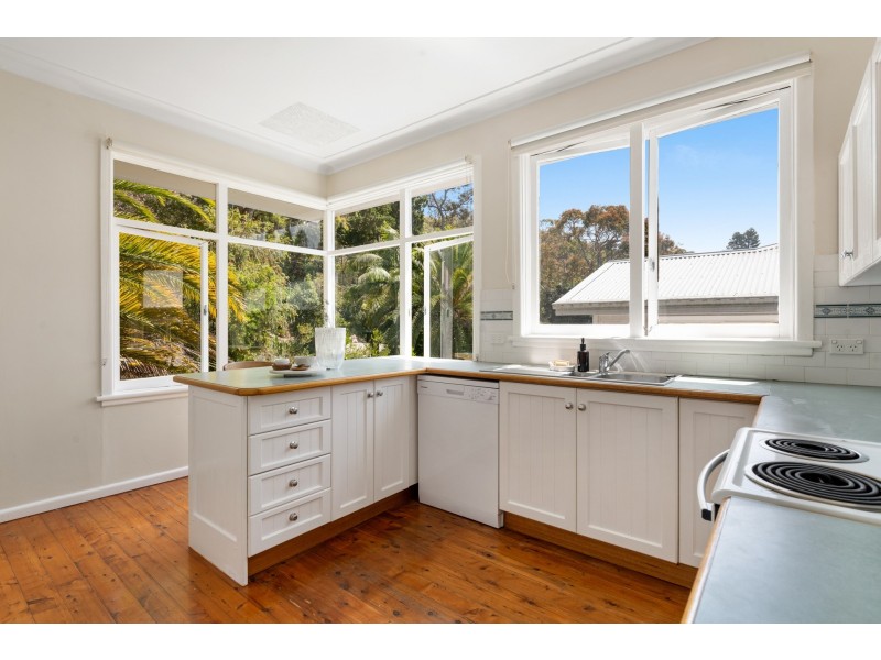4 Old Barrenjoey Road, Avalon Beach NSW 2107