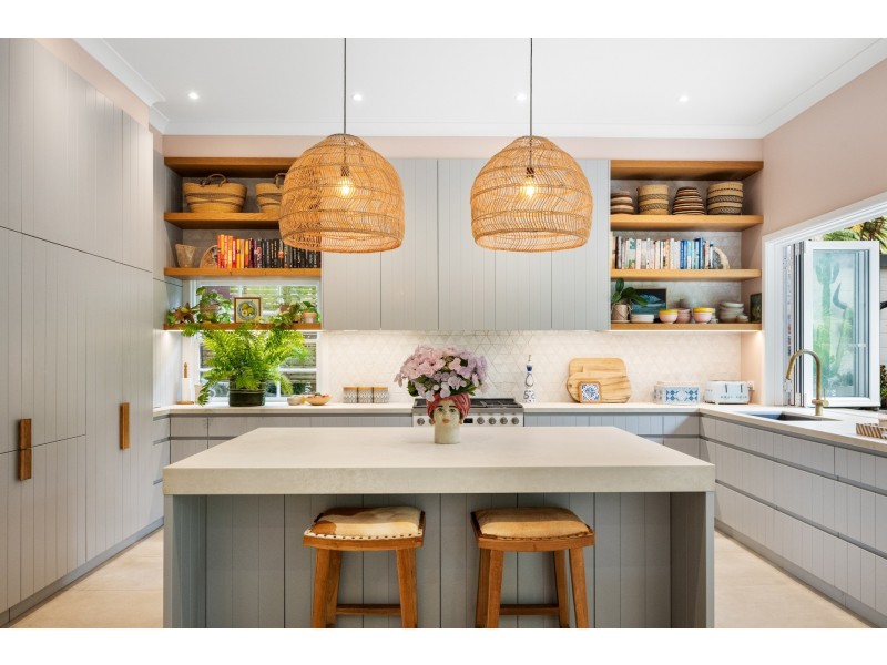 6 Coolawin Road, Avalon Beach NSW 2107