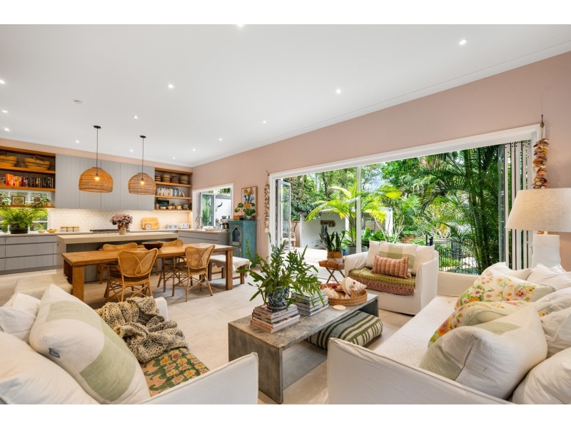 6 Coolawin Road, Avalon Beach NSW 2107