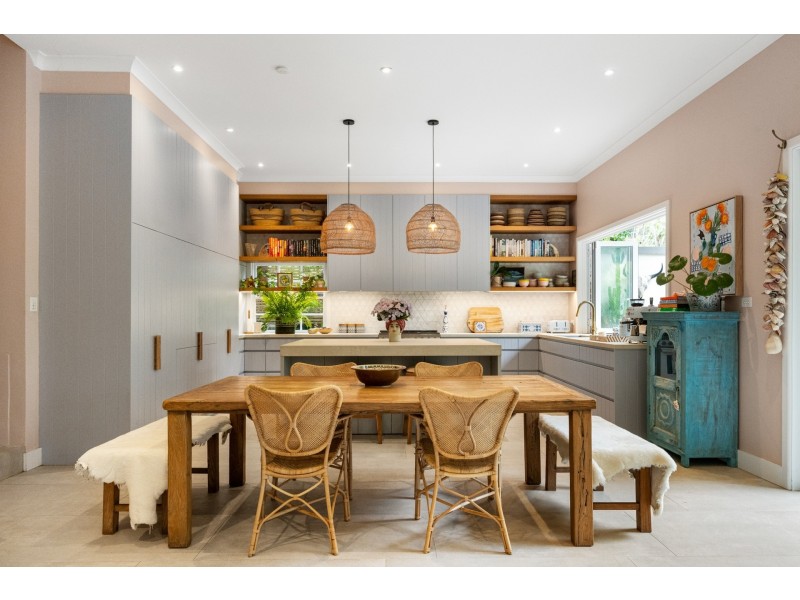 6 Coolawin Road, Avalon Beach NSW 2107