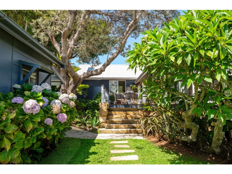 15 Harley Road, Avalon Beach NSW 2107