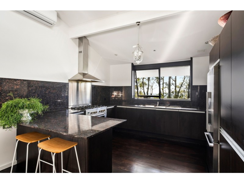 2 Riviera Avenue, Avalon Beach NSW 2107