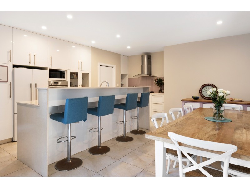 90 Central Road, Avalon Beach NSW 2107