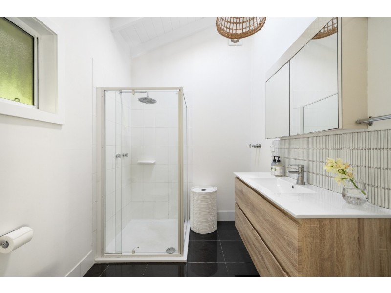 15a Whale Beach Road, Avalon Beach NSW 2107