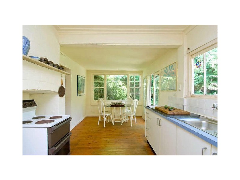 2 Coolawin Road, Avalon Beach NSW 2107