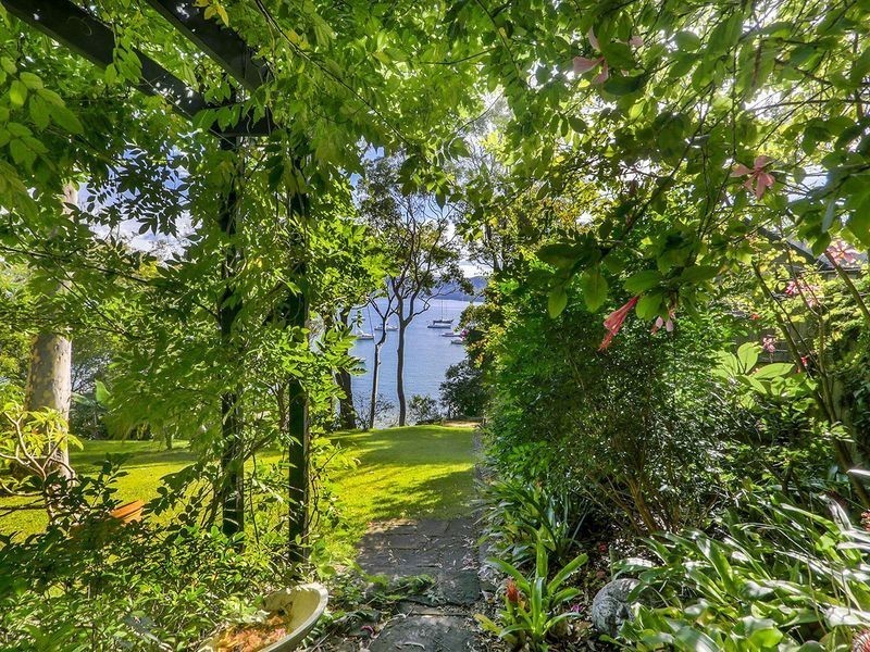 4 Paradise Avenue, Clareville NSW 2107