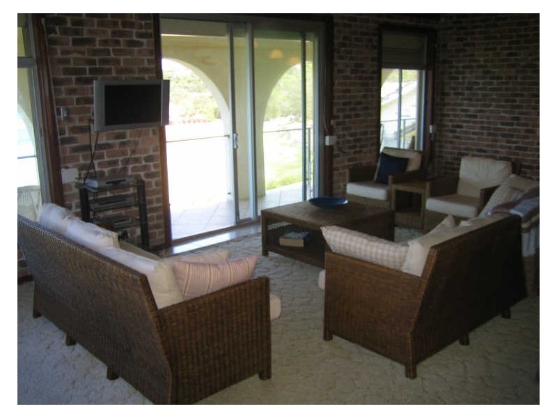 42 The Serpentine, Bilgola NSW 2107