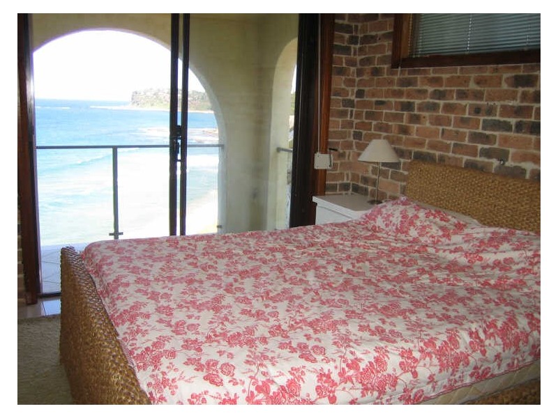 42 The Serpentine, Bilgola NSW 2107