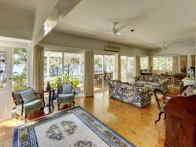 6 Bona Crescent, Lovett Bay NSW 2105