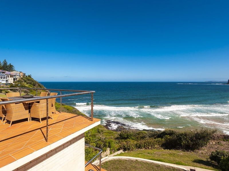 48 The Serpentine, Bilgola NSW 2107