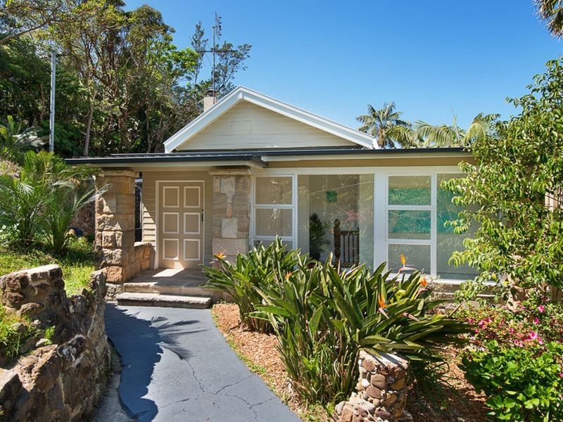 15 The Serpentine, Bilgola NSW 2107