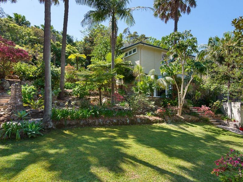 15 The Serpentine, Bilgola NSW 2107