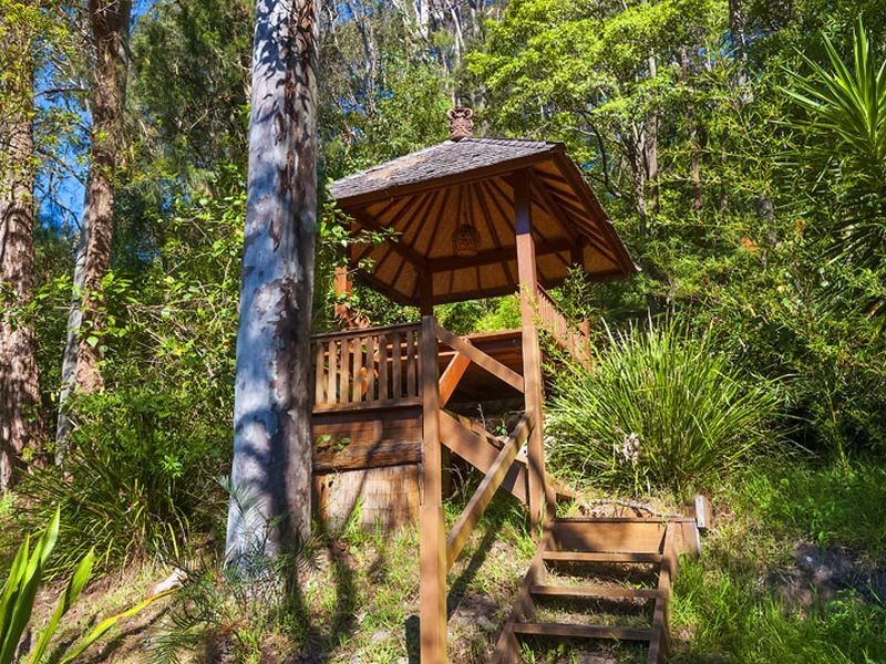 16 Cannes Drive (Access via Net Rd), Avalon Beach NSW 2107