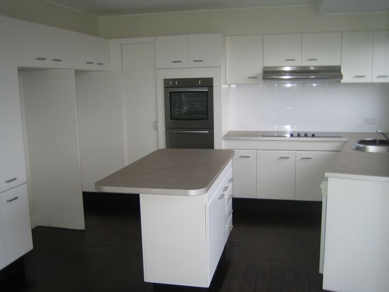 10 Surfside Ave, Avalon NSW 2107