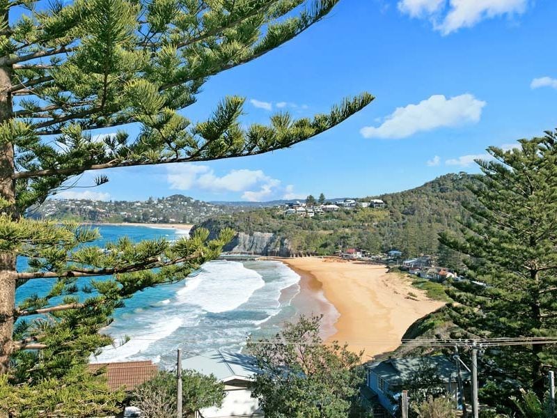 35 The Serpentine, Bilgola NSW 2107