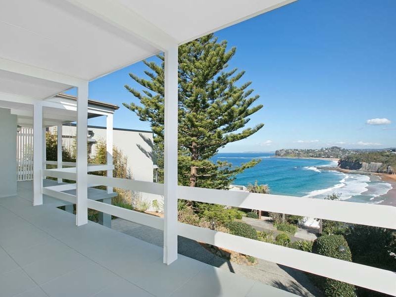 35 The Serpentine, Bilgola NSW 2107