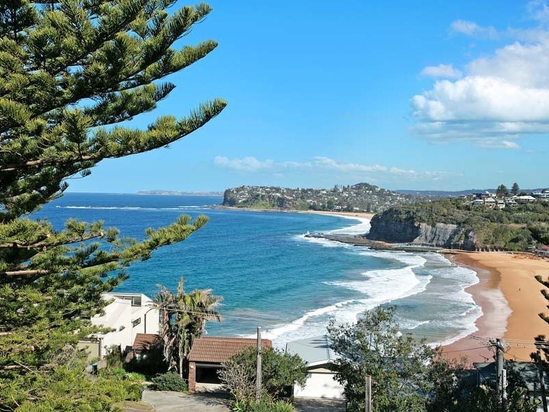 35 The Serpentine, Bilgola NSW 2107
