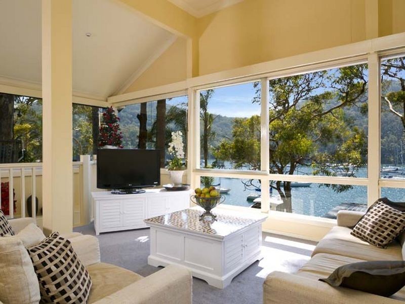 18 McCarrs Creek Rd, Church Point NSW 2105