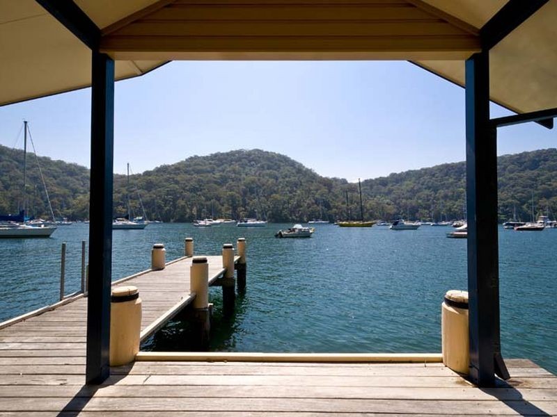 18 McCarrs Creek Rd, Church Point NSW 2105